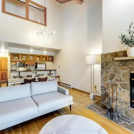 Chic Ski In, Ski Out 2 Bedroom Penthouse In Beaver Creek Village
